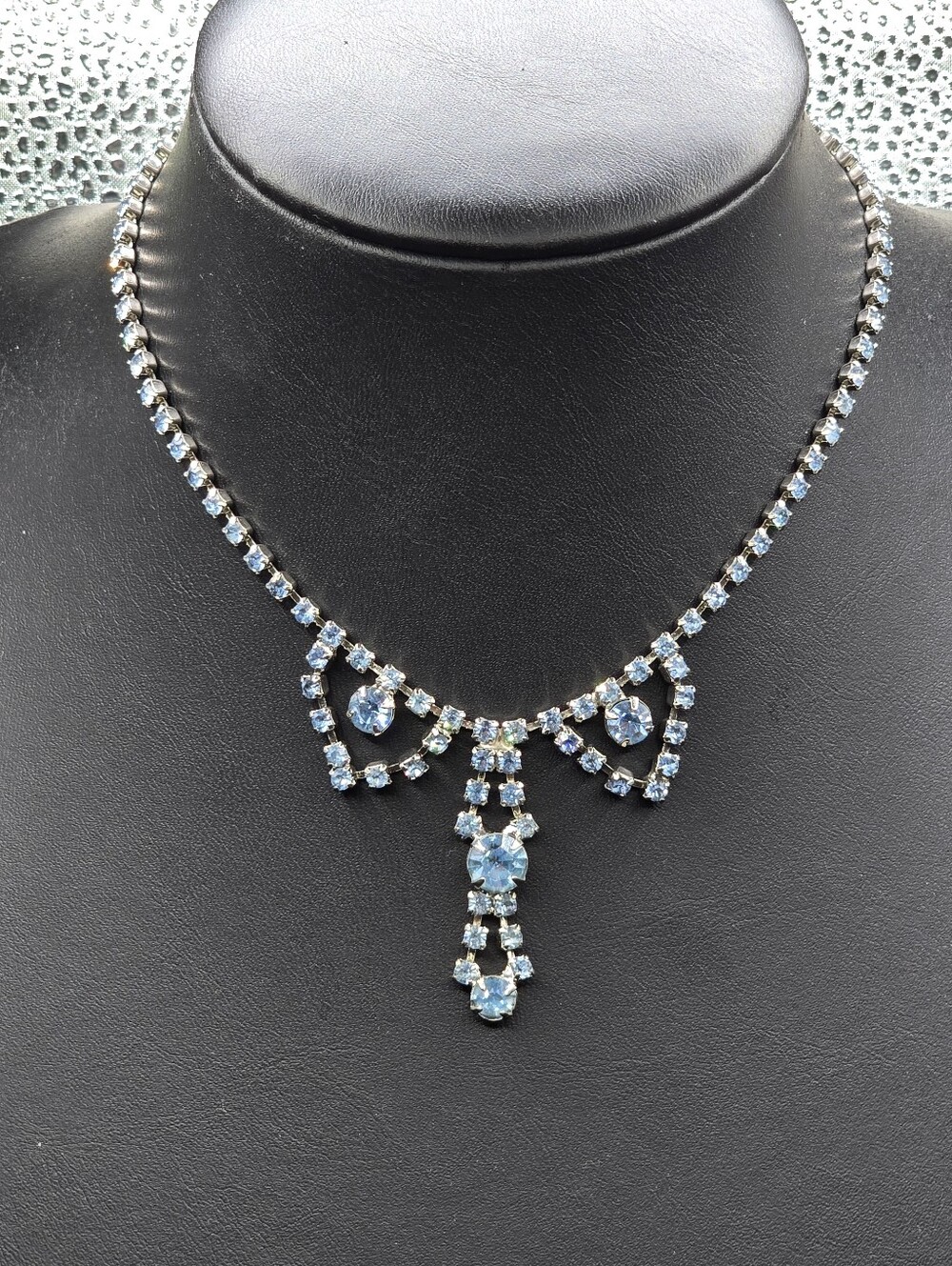 Vintage Light Blue Rhinsetone Drop Chocker Necklace